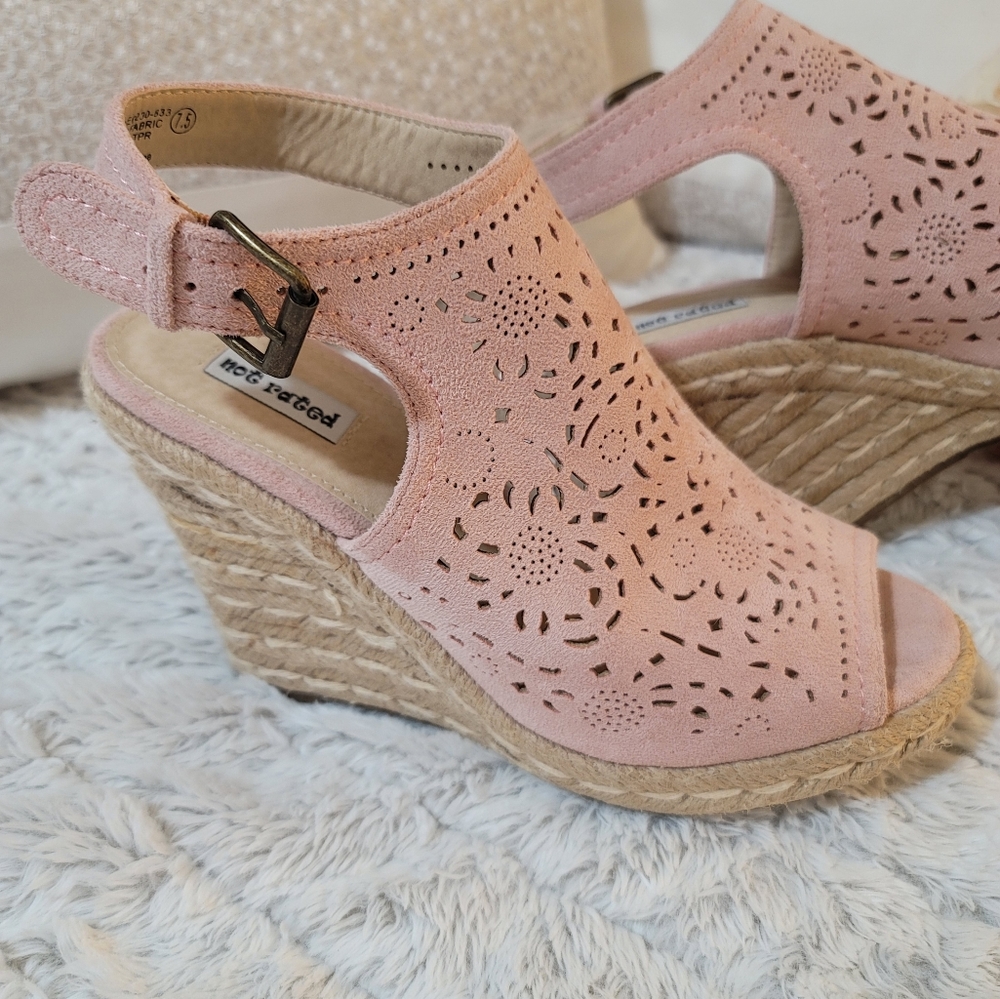Beautiful Pink Not Rated Sandals size 7 1/2 - Picture 10 of 16
